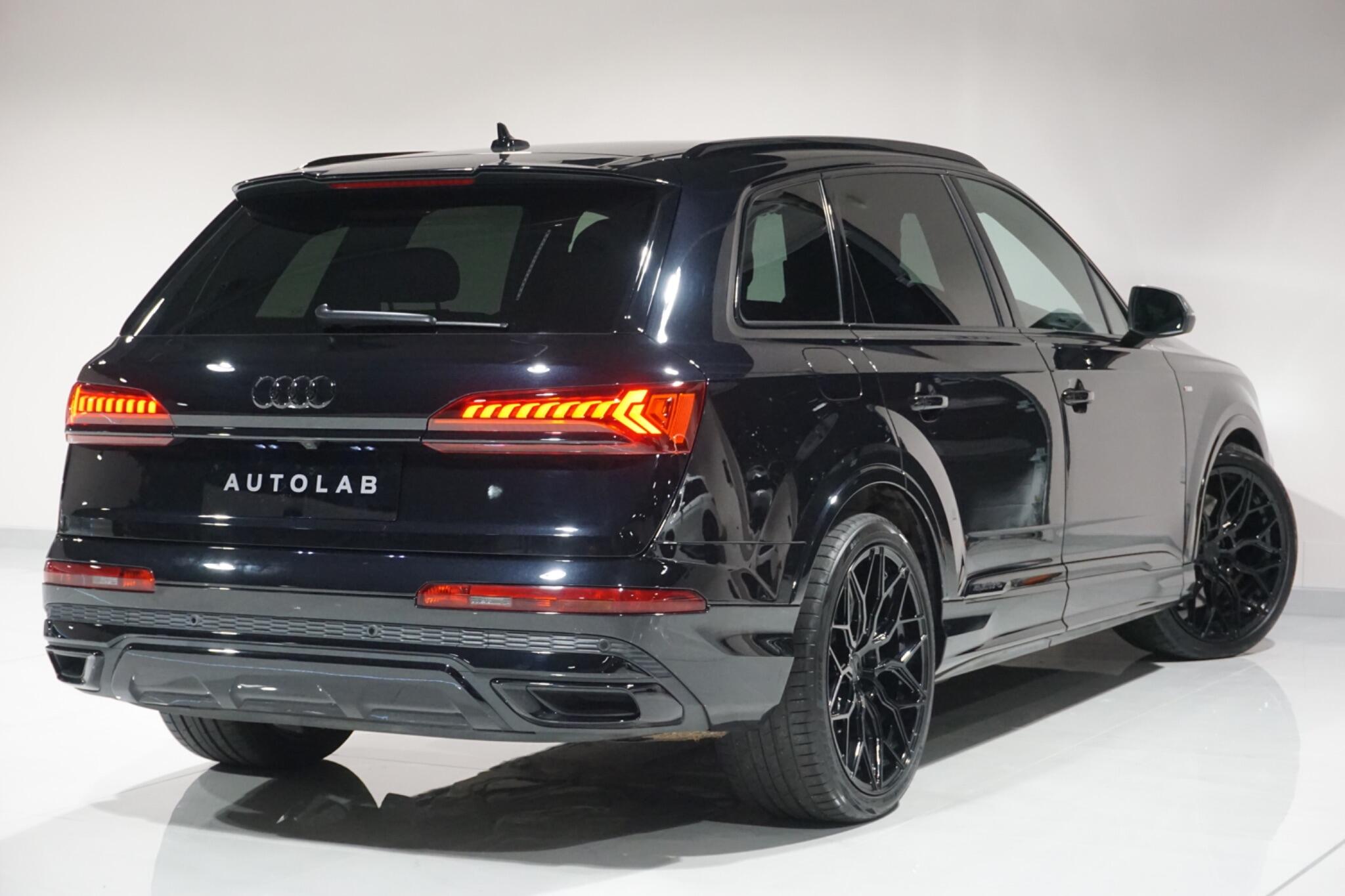 Audi Q7 3.0 TFSIe V6 55 S line SUV 5dr Petrol Plug-in Hybrid Tiptronic quattro Euro 6 (s/s) 17.9kWh (381 ps)